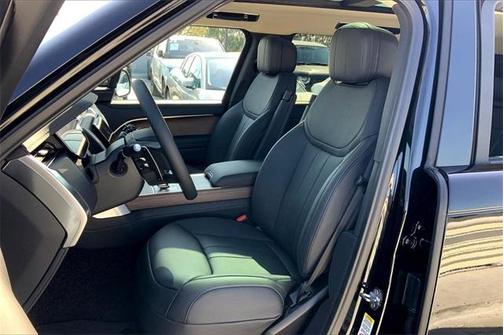 2025 Land Rover Range Rover P530 SE 7 Seat