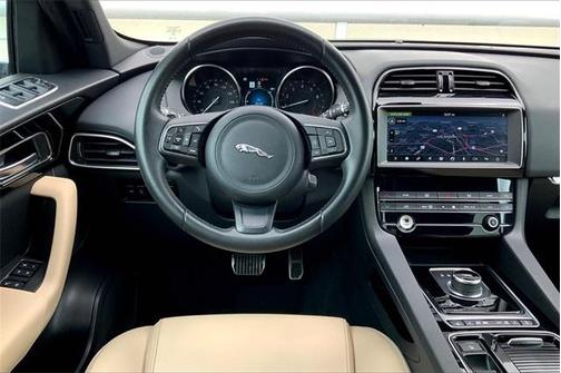 2019 Jaguar F-PACE 25t Premium