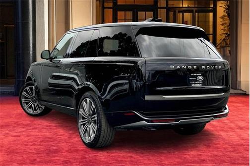 2025 Land Rover Range Rover P530 SE