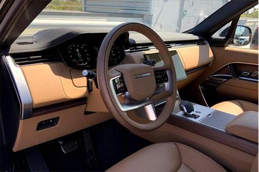 2025 Land Rover Range Rover P550e SE