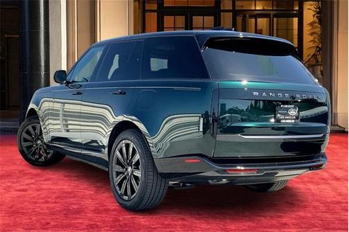 2025 Land Rover Range Rover P550e SE