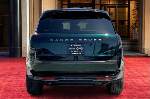 2025 Land Rover Range Rover P550e SE