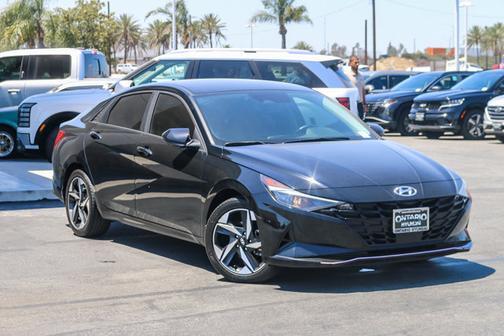 Black 2023 Hyundai ELANTRA SEL