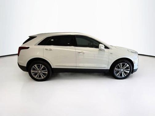 Crystal White Tricoat 2025 Cadillac XT5 Premium Luxury