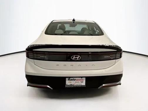 2025 Hyundai SONATA SE