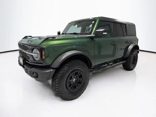 Eruption Green Metallic 2023 Ford Bronco Wildtrak