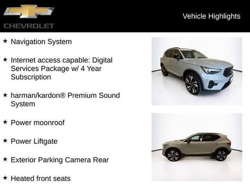 2024 Volvo XC40 B5 Ultimate Dark Theme