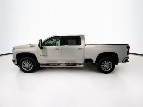 Iridescent Pearl Tricoat 2024 Chevrolet Silverado 3500 LTZ