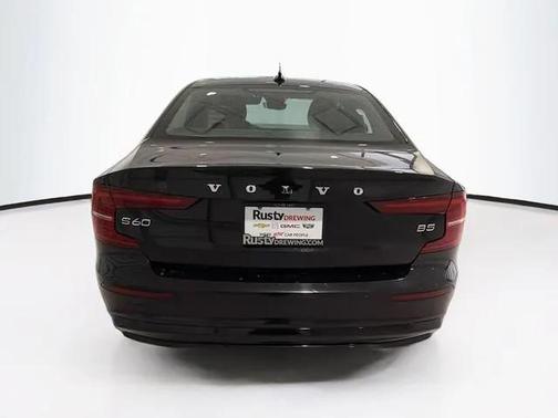 2024 Volvo S60 B5 Core Dark Theme