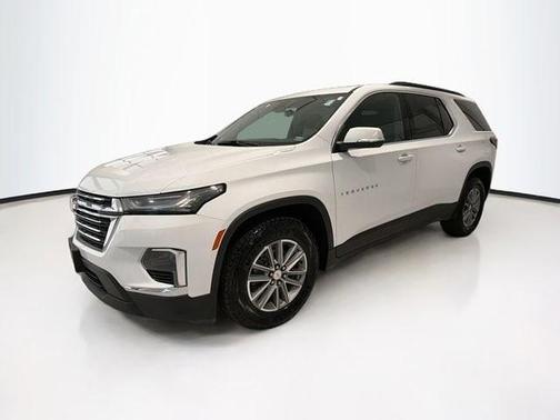 Summit White 2022 Chevrolet Traverse LT Cloth
