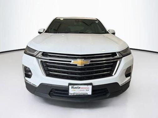 Summit White 2022 Chevrolet Traverse LT Cloth