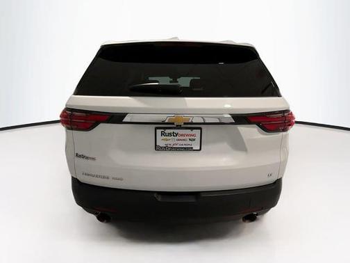 Summit White 2022 Chevrolet Traverse LT Cloth