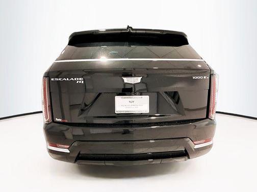 2025 Cadillac Escalade IQ Luxury 2
