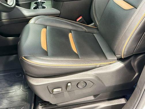 2024 GMC Yukon XL AT4