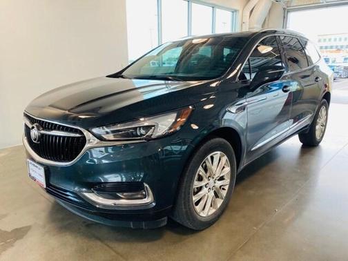 Photo 3 of 25 of 2020 Buick Enclave Essence