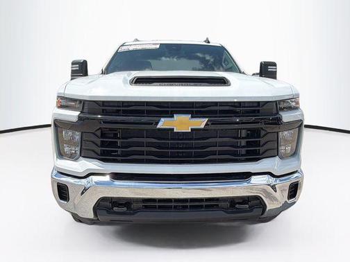 Summit White 2026 Chevrolet Silverado 2500 WT