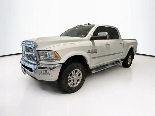 2017 RAM 2500 Laramie Crew Cab 4x4 6'4' Box