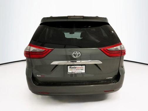 2020 Toyota Sienna Limited Premium