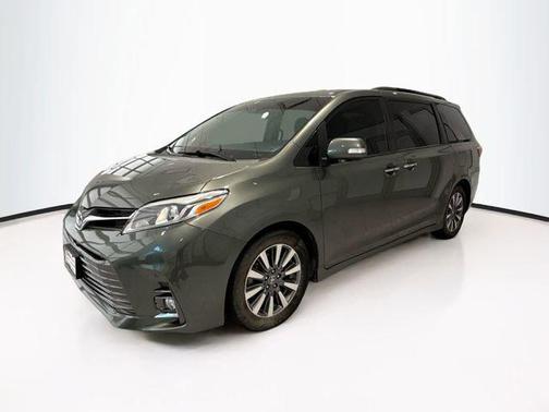 2020 Toyota Sienna Limited Premium