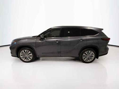 2024 Toyota Highlander Platinum
