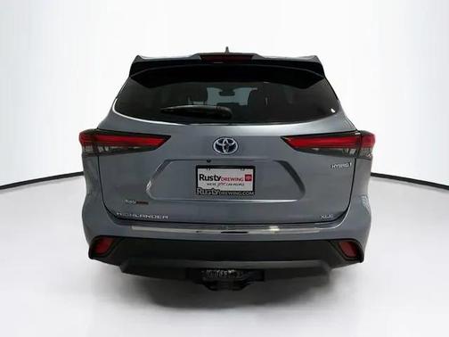 2022 Toyota Highlander Hybrid XLE