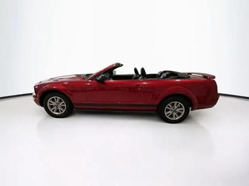 2005 Ford Mustang Deluxe