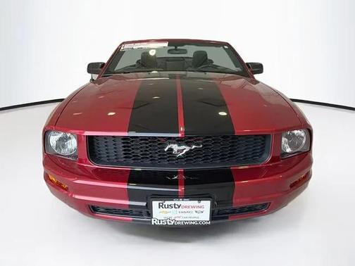 2005 Ford Mustang Deluxe