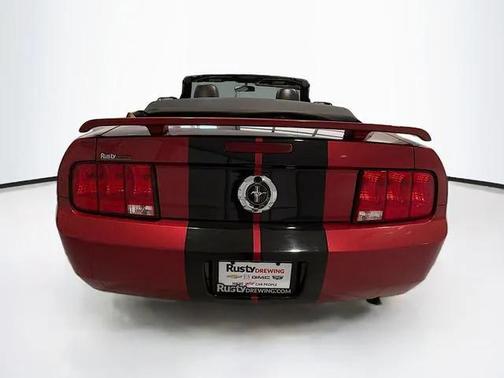 2005 Ford Mustang Deluxe