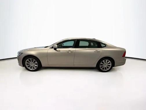 2018 Volvo S90 T6 Momentum