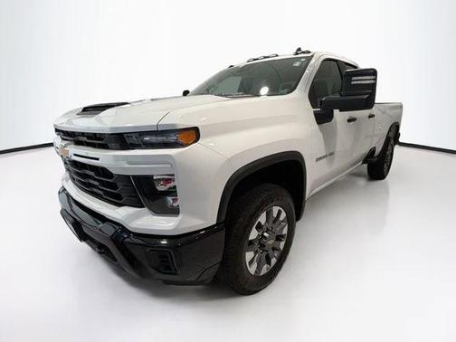 Summit White 2025 Chevrolet Silverado 2500 Custom