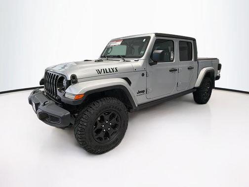 Silver Zynith Clearcoat 2022 Jeep Gladiator Willys 4x4