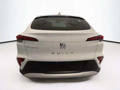 Summit White 2026 Buick Envista Preferred FWD