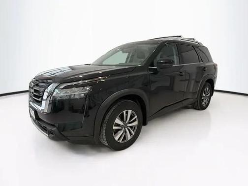 2023 Nissan Pathfinder SL 4WD