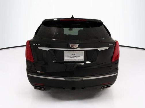 Stellar Black Metallic 2017 Cadillac XT5 Luxury