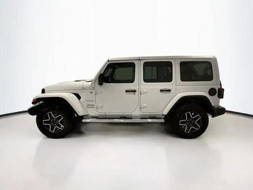 2024 Jeep Wrangler 4-Door Sahara 4x4