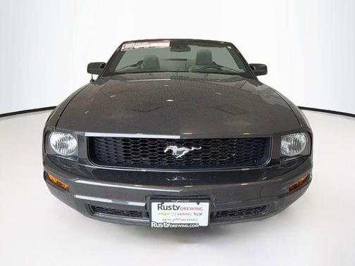 2007 Ford Mustang Deluxe