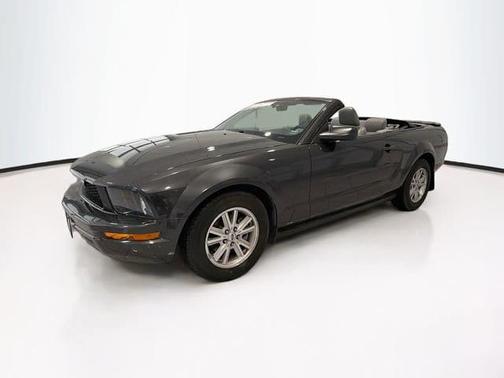 2007 Ford Mustang Deluxe