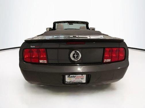 Gray 2007 Ford Mustang Deluxe