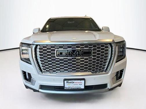 White Frost Tricoat 2021 GMC Yukon Denali