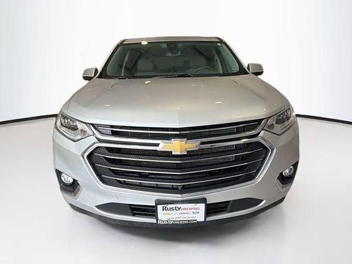 Silver Ice Metallic 2021 Chevrolet Traverse Premier