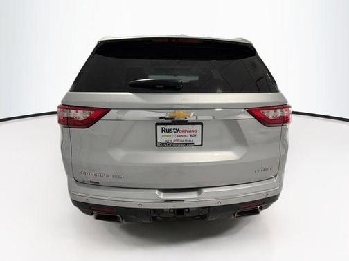 Silver Ice Metallic 2021 Chevrolet Traverse Premier