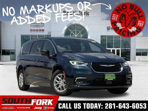 2025 Chrysler Pacifica Select