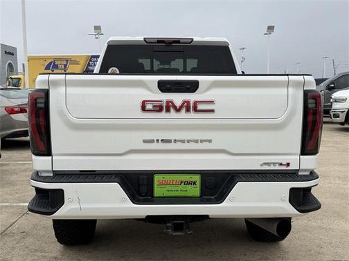2024 GMC Sierra 2500 AT4