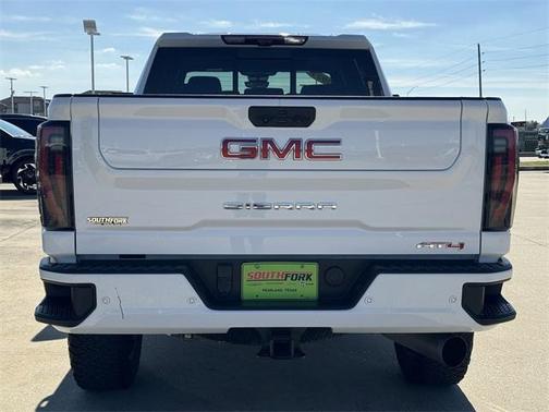 2024 GMC Sierra 2500 AT4