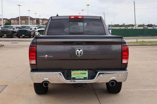 Granite Crystal Clearcoat Metallic 2014 RAM 1500 SLT