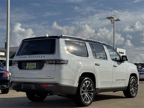 2022 Jeep Grand Wagoneer Series III