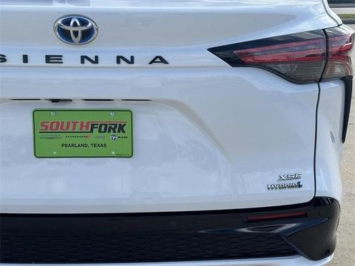 2021 Toyota Sienna XSE 7 Passenger