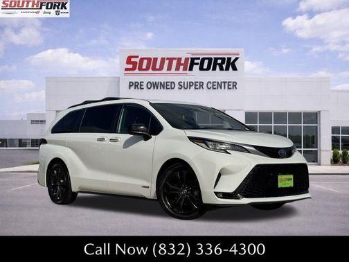 2021 Toyota Sienna XSE 7 Passenger