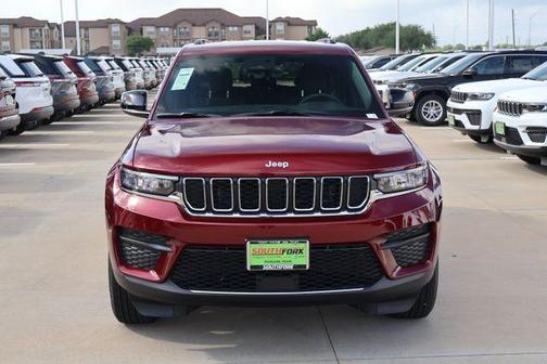 Velvet Red Pearlcoat 2026 Jeep Grand Cherokee Laredo