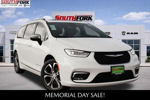 Bright White Clearcoat 2026 Chrysler Pacifica Pinnacle